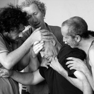 AZUL PETROLEO, del Movimiento Auténtico a la Performance